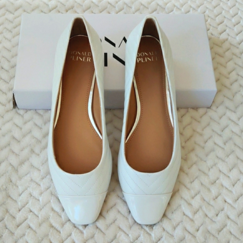 NIB DONALD PLINER Quilted Cap Toe Pump